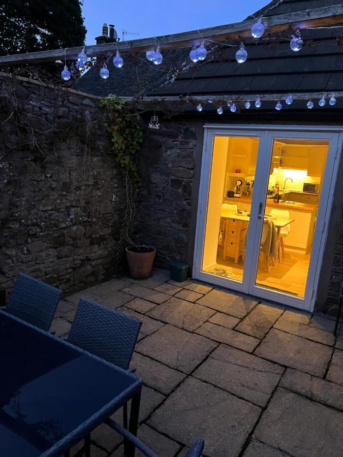 Pretty Ground Cottage In Comrie Bagian luar foto