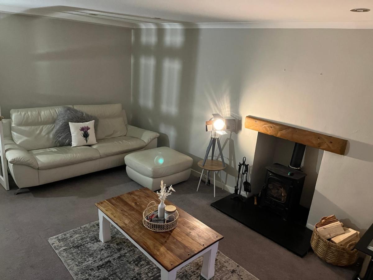 Pretty Ground Cottage In Comrie Bagian luar foto