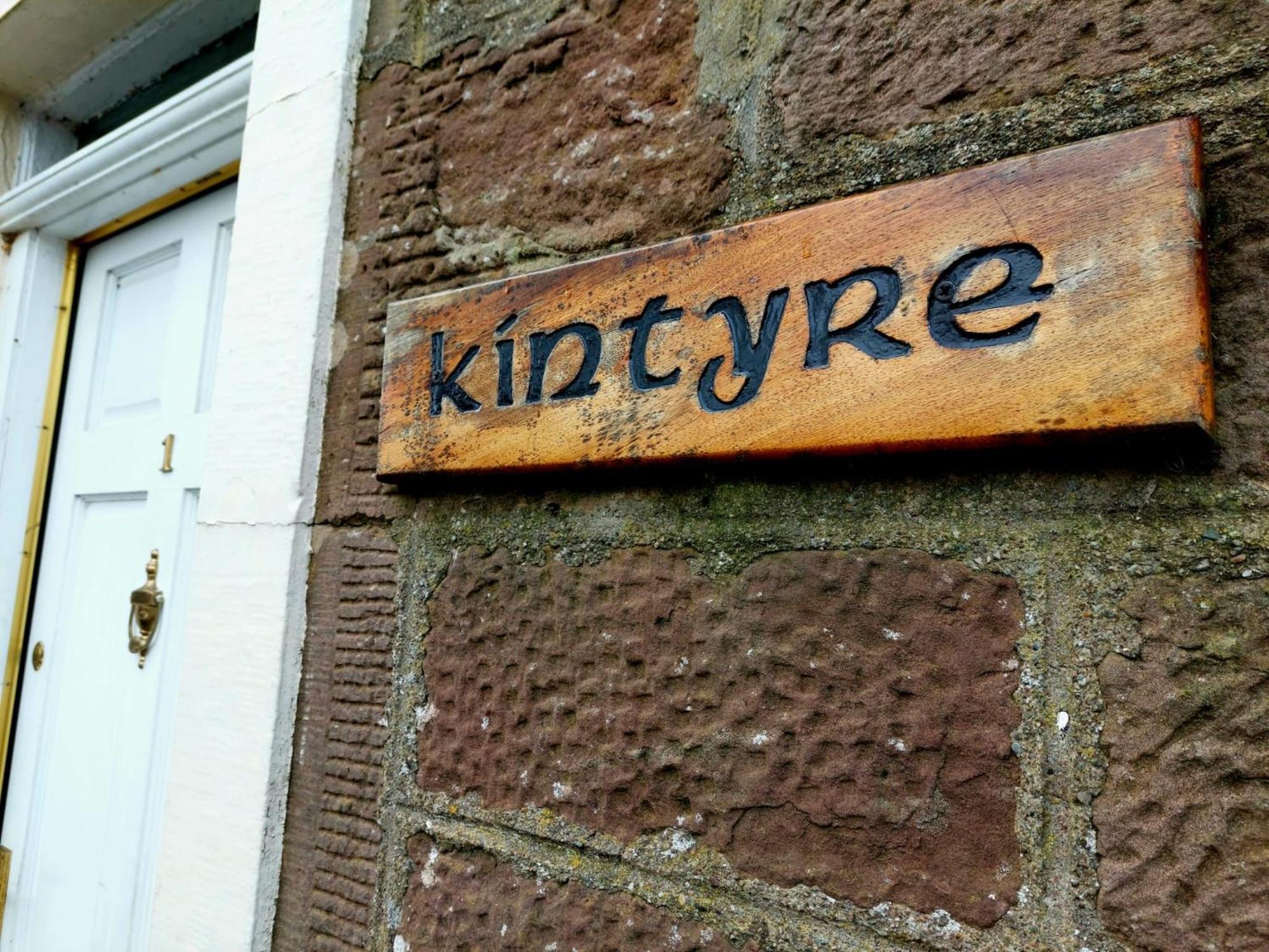 Pretty Ground Cottage In Comrie Bagian luar foto